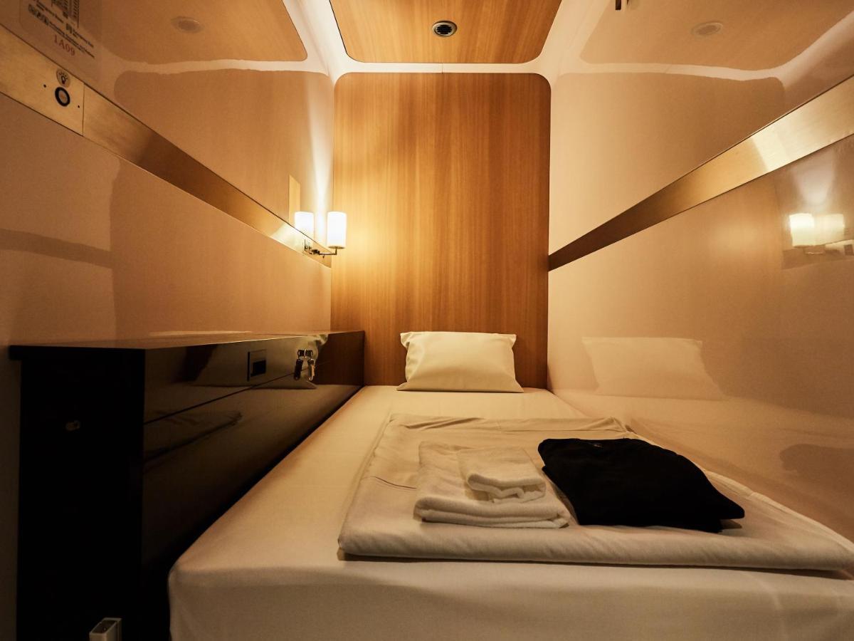 First Cabin Nishi Umeda Osaca Exterior foto